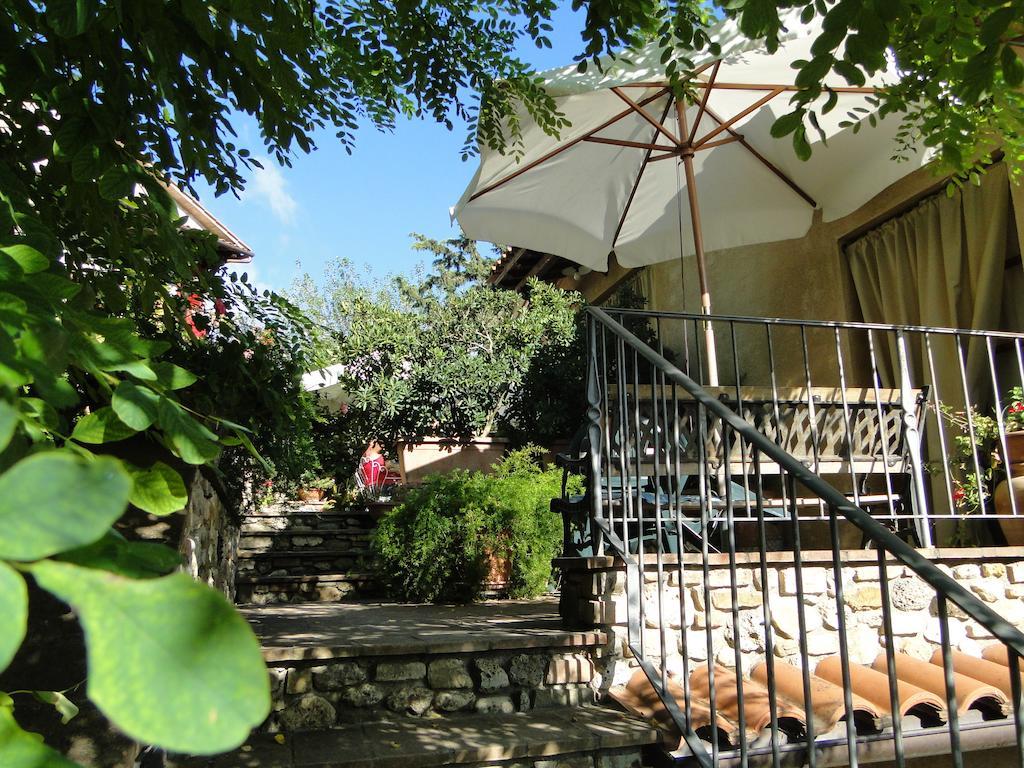 מלון סן ג'ימיניאנו La Capanna Di Sovestro חדר תמונה